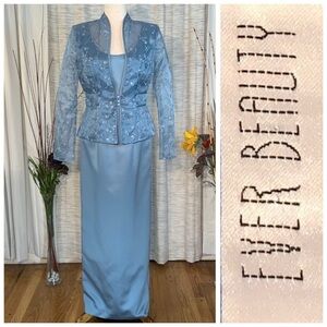 Ever Beauty 2-piece formal light blue sleeveless dress and thin jacket.